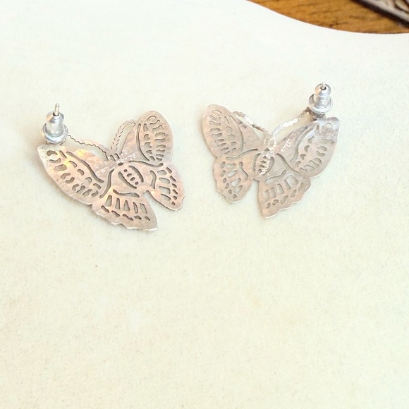 Sterling Silver Butterfly Stud Earrings Filigree Cutout Small Vintage - Picture 9 of 12